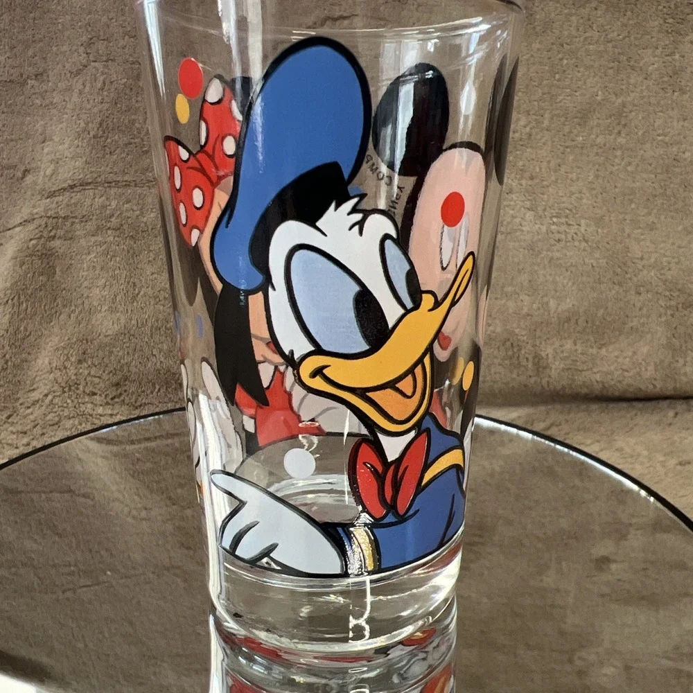 Disney Mickey Minnie Mouse‎ Donald Duck Medium 4.5